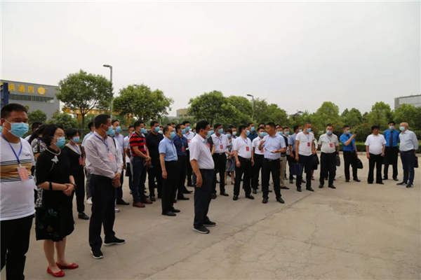 招商引资团队一行到中成锅炉实地观摩